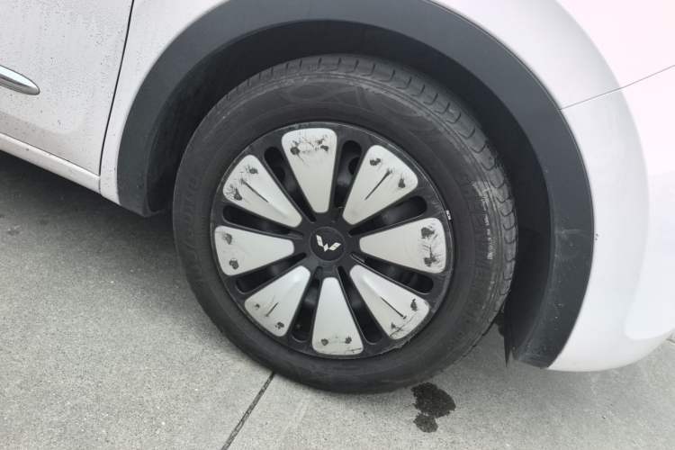 Used Wuling Bingo 2023 333 km Enjoyment Version Right Front Wheel Hub