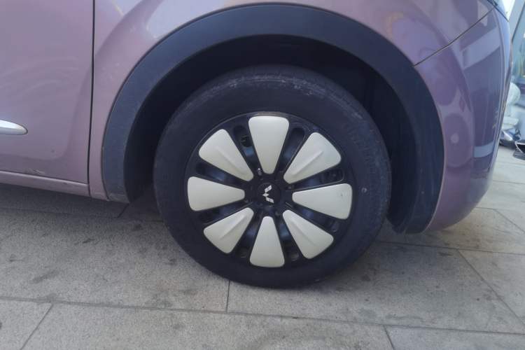 Used Wuling Bingo 2023 333 km Lingxi Connected Version Right Front Wheel Hub