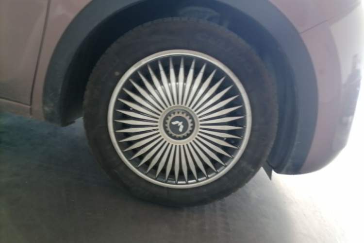 Used Wuling Bingo 2023 333 km Enjoyment Version Right Front Wheel Hub