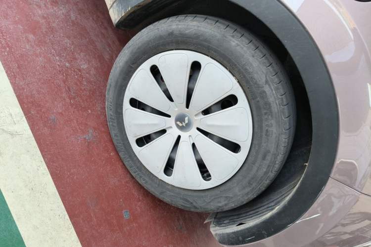 Used Wuling Bingo 2023 333 km Fast-Share Version Right Front Wheel Hub