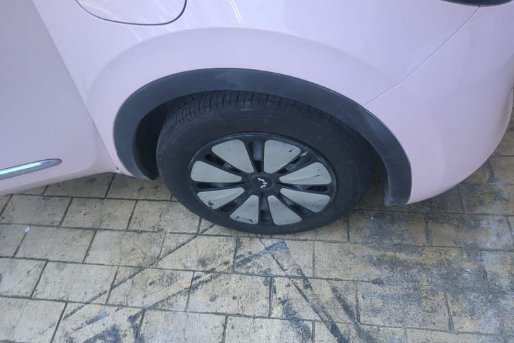 Used Wuling Bingo 2023 410 km Lingxi Deluxe Edition Right Front Wheel Hub