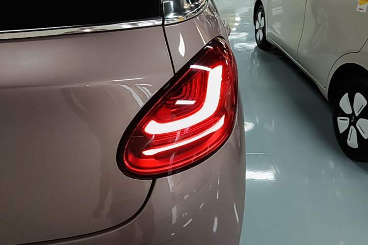 Used Wuling Bingo 2023 333 km Lingxi Connected Version Right Rear Taillight