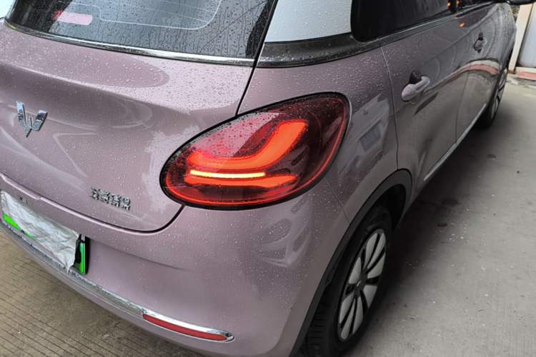 Used Wuling Bingo 2023 333 km Lingxi Connected+ Version Right Rear Taillight