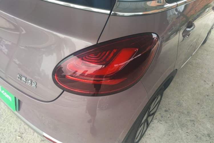 Used Wuling Bingo 2023 333 km Lingxi Connected+ Version Right Rear Taillight