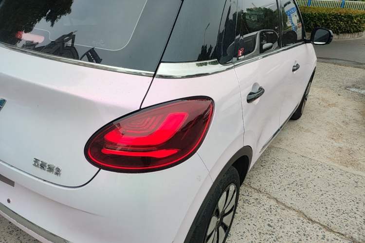 Used Wuling Bingo 2023 333 km Enjoyment Version Right Rear Taillight