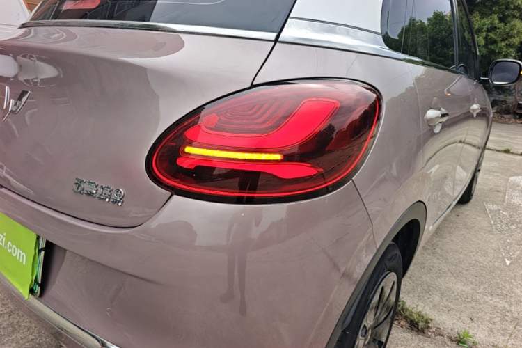 Used Wuling Bingo 2023 333 km Lingxi Connected+ Version Right Rear Taillight