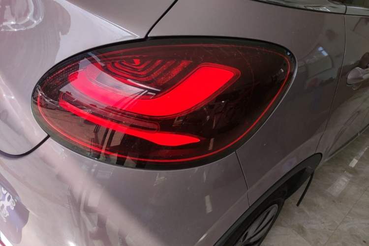 Used Wuling Bingo 2023 333 km Lingxi Connected+ Version Right Rear Taillight