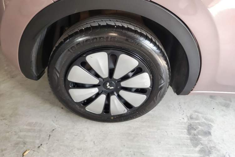 Used Wuling Bingo 2023 333 km Enjoyment Version Right Rear Wheel Hub