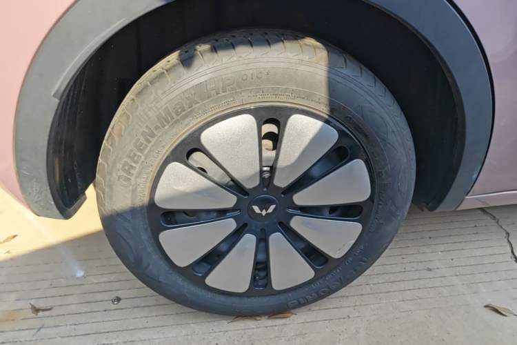 Used Wuling Bingo 2023 203km Comfort Edition Right Rear Wheel Hub