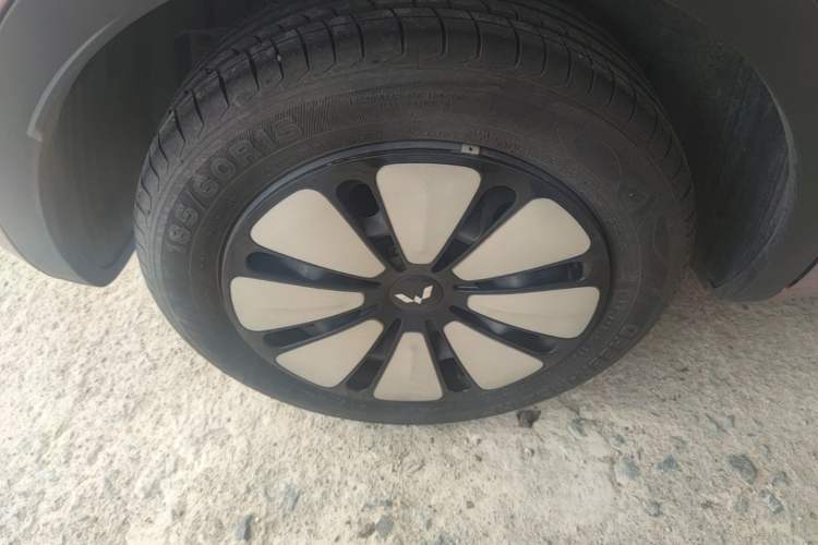 Used Wuling Bingo 2023 333 km Lingxi Connected+ Version Right Rear Wheel Hub