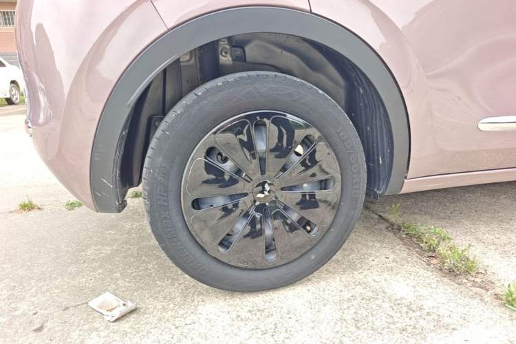Used Wuling Bingo 2023 333 km Lingxi Connected+ Version Right Rear Wheel Hub