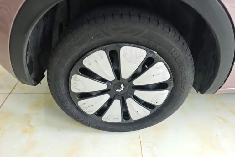 Used Wuling Bingo 2023 333 km Lingxi Connected Version Right Rear Wheel Hub