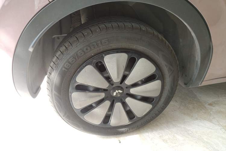 Used Wuling Bingo 2023 333 km Lingxi Connected+ Version Right Rear Wheel Hub