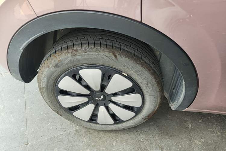 Used Wuling Bingo 2023 203km Comfort Edition Right Rear Wheel Hub