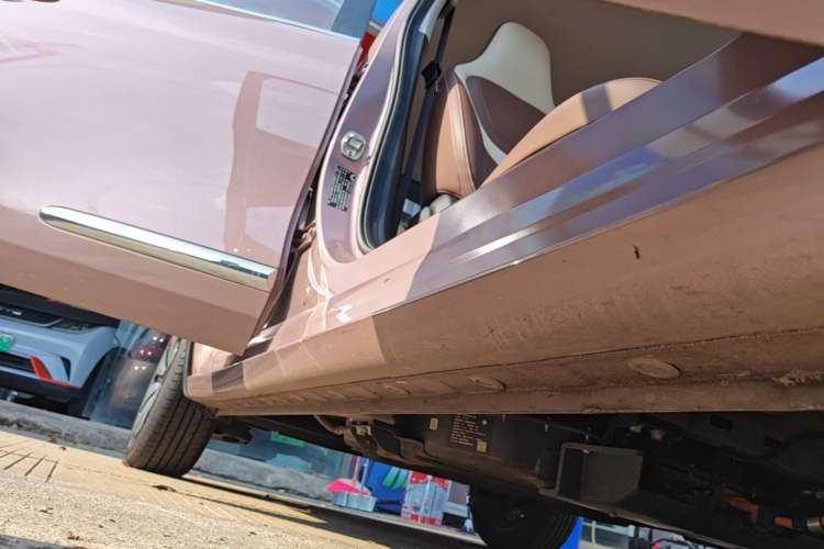 Used Wuling Bingo 2023 203km Comfort Edition Right Side Sill
