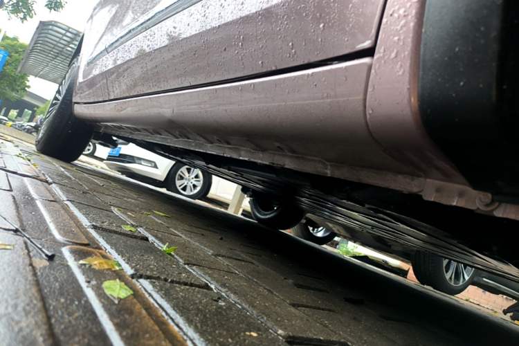 Used Wuling Bingo 2023 333 km Lingxi Connected Version Right Side Sill
