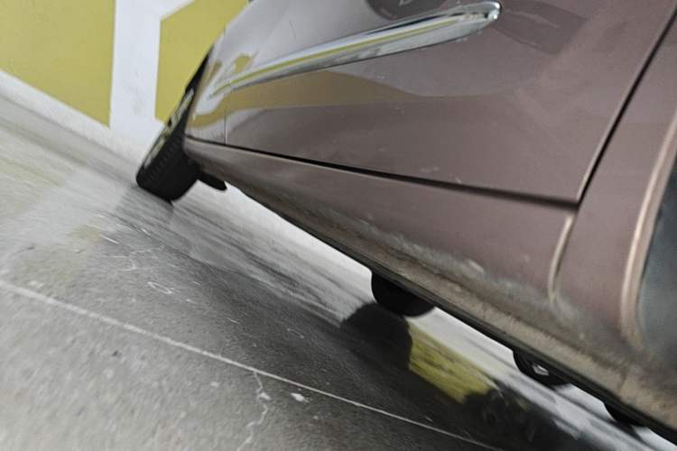 Used Wuling Bingo 2023 333 km Lingxi Connected Version Right Side Sill