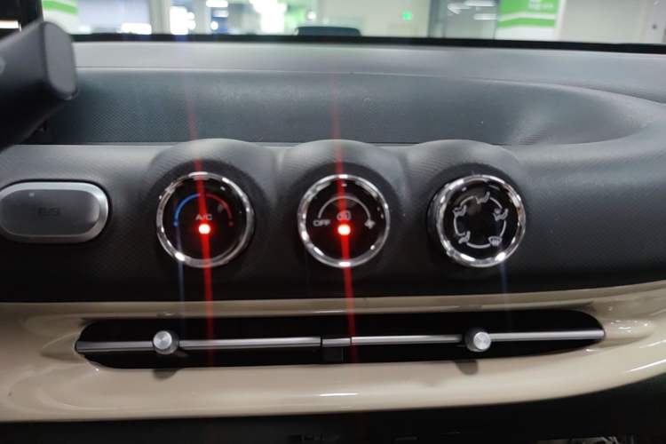 Used Wuling Bingo 2023 203km Light Edition Audio And AC Panel