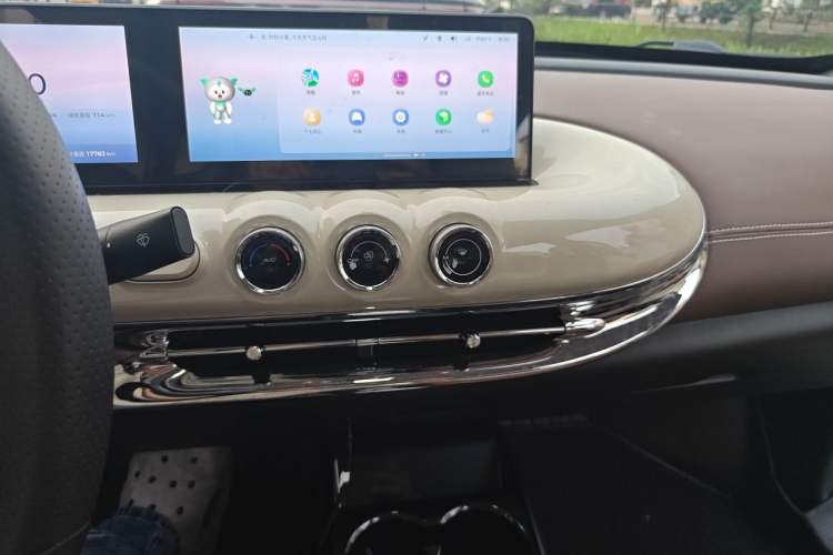 Used Wuling Bingo 2023 333 km Lingxi Connected+ Version Audio And AC Panel