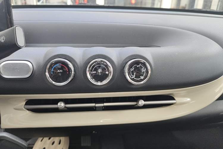 Used Wuling Bingo 2023 203km Light Edition Audio And AC Panel