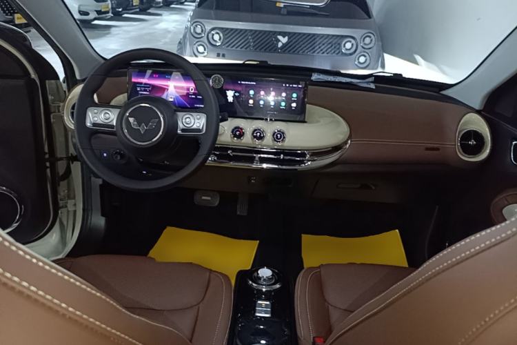 Used Wuling Bingo 2023 410 km Lingxi Deluxe Edition Center Console