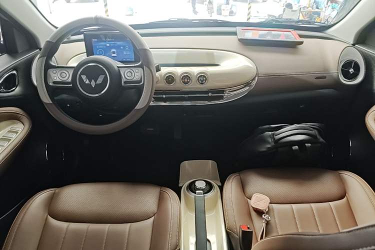 Used Wuling Bingo 2023 203km Comfort Edition Center Console