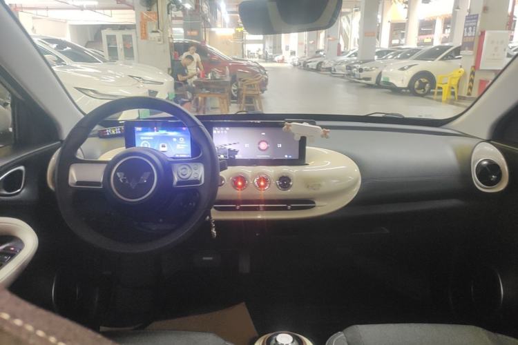 Used Wuling Bingo 2023 333 km Fast-Share Version Center Console