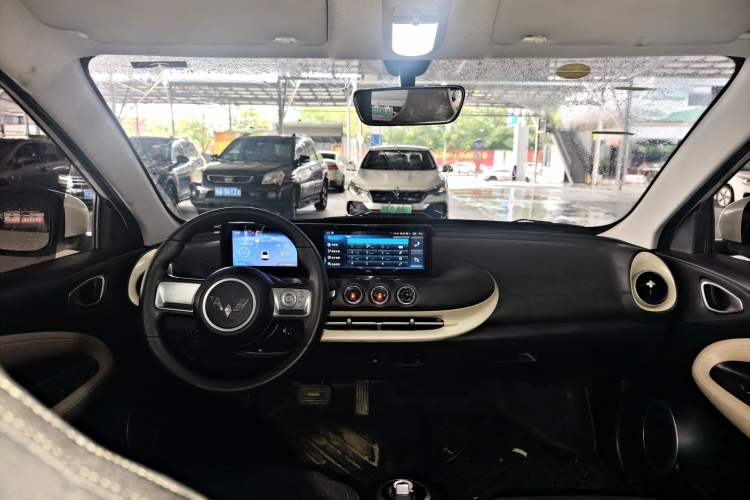 Used Wuling Bingo 2023 333 km Fast-Share Version Center Console