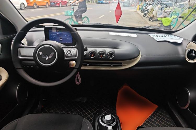 Used Wuling Bingo 2023 333 km Fast-Share Version Center Console