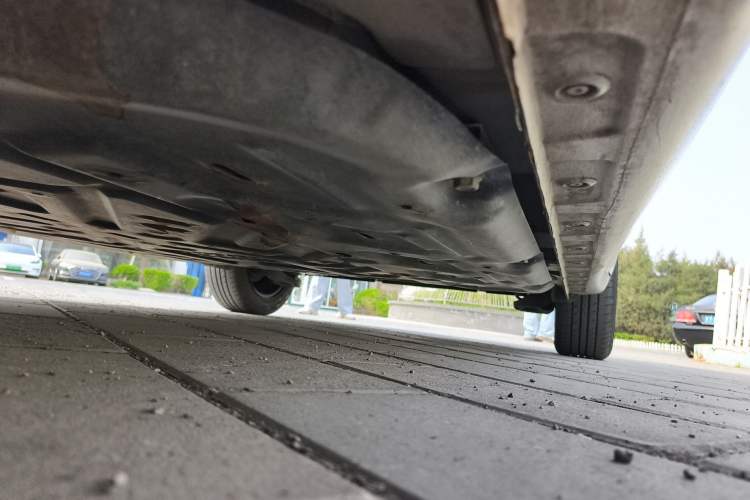 Used Wuling Bingo 2023 333 km Lingxi Connected Version Chassis Front Left