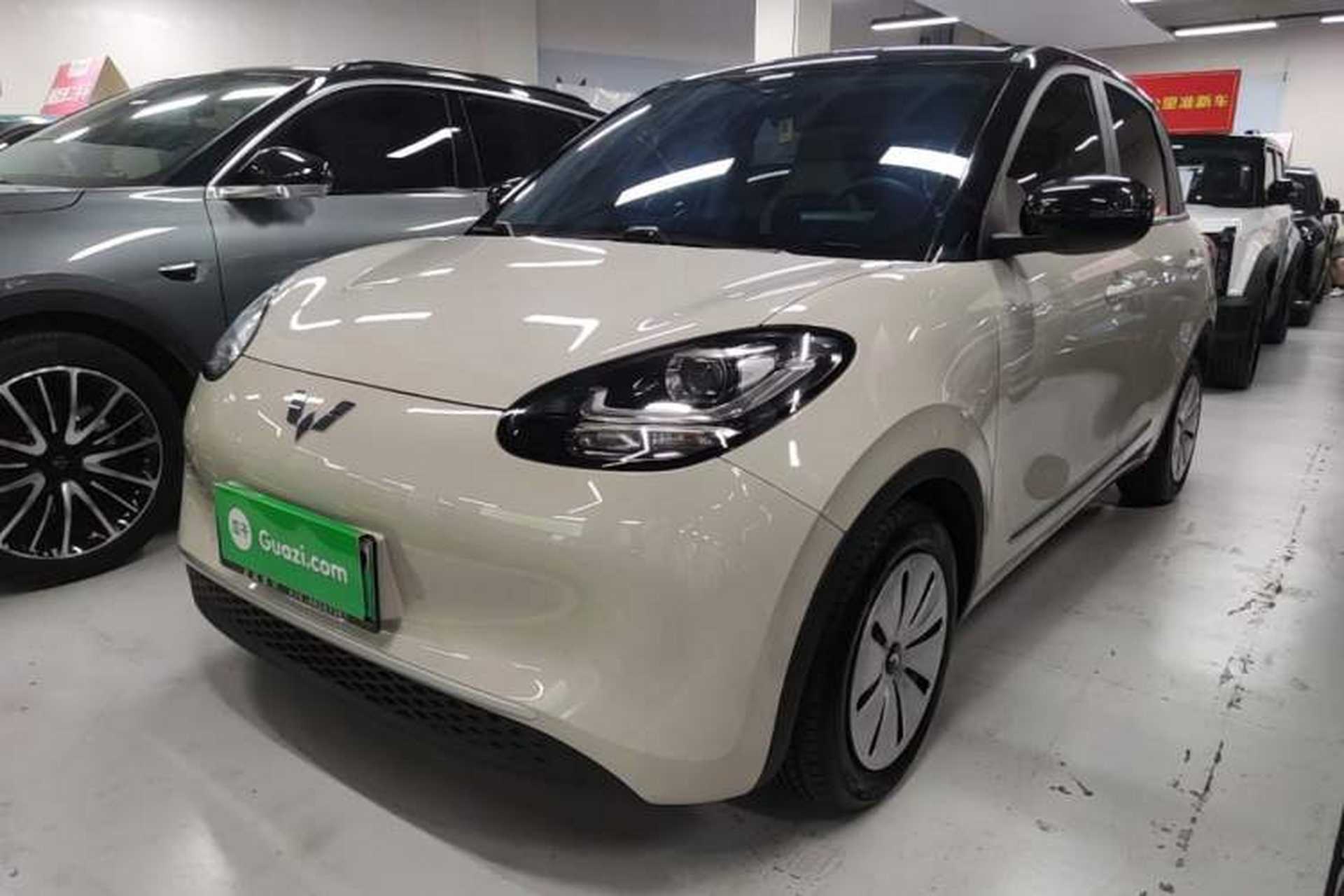 Used Wuling Bingo 2023 203km Light Edition Front Left 45 Deg