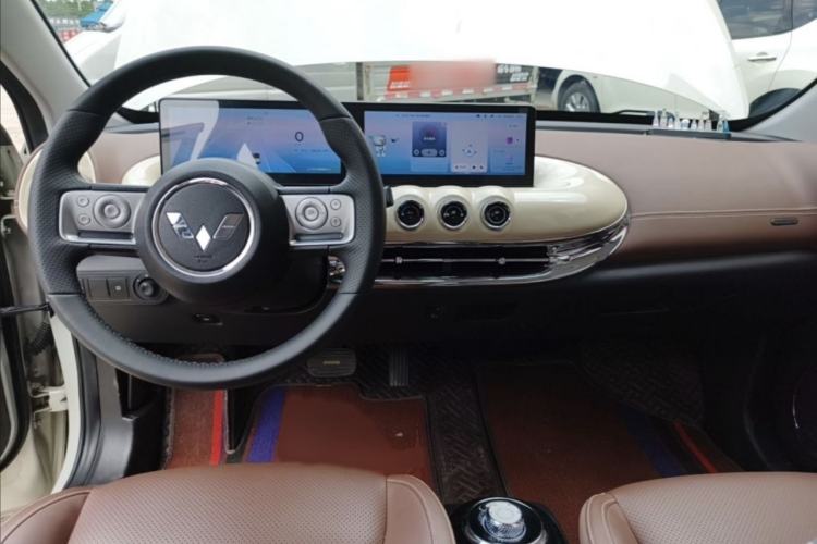 Used Wuling Bingo 2023 333 km Lingxi Connected Version Interior 1