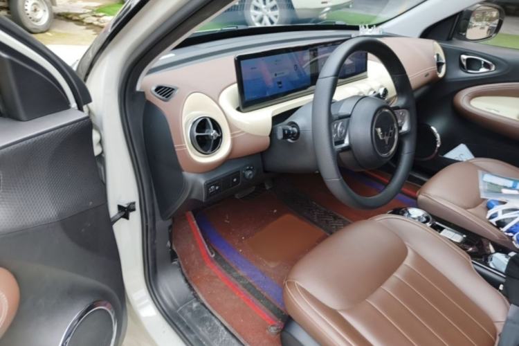 Used Wuling Bingo 2023 333 km Lingxi Connected Version Interior 2