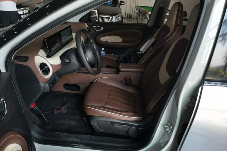 Used Wuling Bingo 2023 333 km Enjoyment Version Left Front Seat
