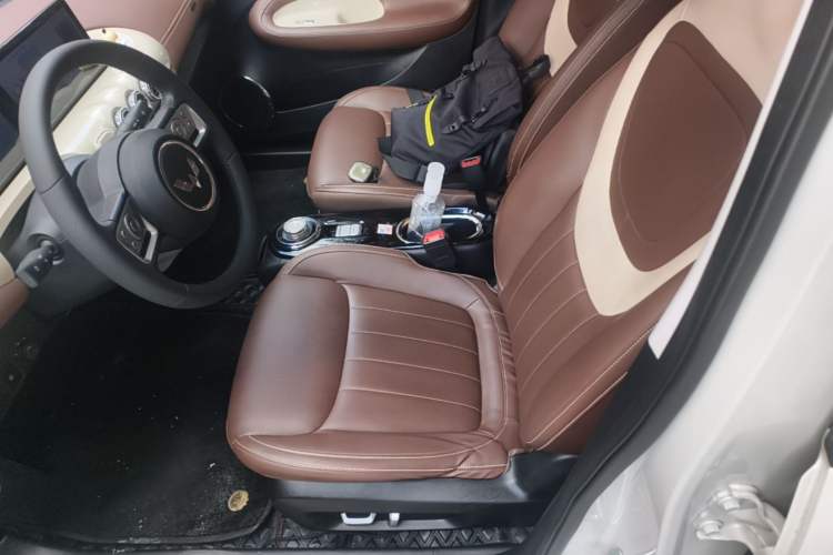 Used Wuling Bingo 2023 333 km Lingxi Connected+ Version Left Front Seat