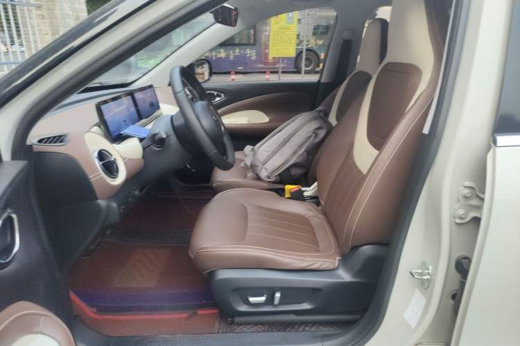 Used Wuling Bingo 2023 333 km Lingxi Connected Version Left Front Seat