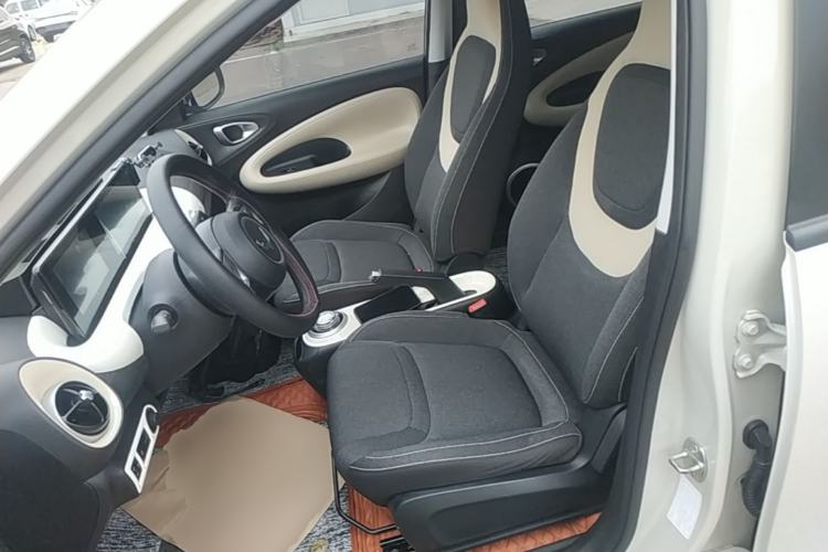 Used Wuling Bingo 2023 203km Light Edition Left Front Seat