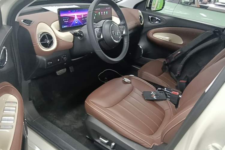 Used Wuling Bingo 2023 333 km Lingxi Connected+ Version Left Front Seat