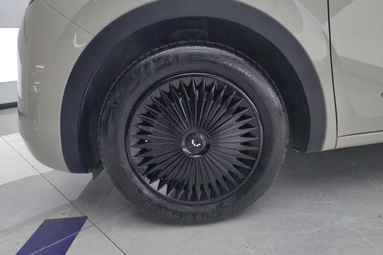 Used Wuling Bingo 2023 203km Light Edition Left Front Wheel Hub