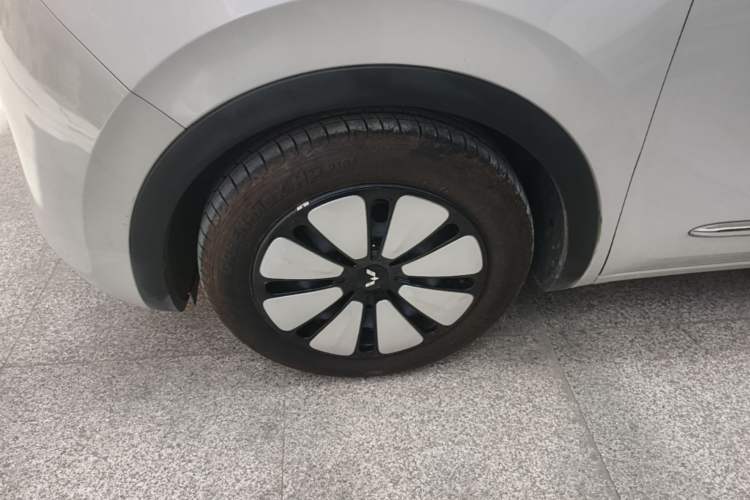 Used Wuling Bingo 2023 333 km Lingxi Connected+ Version Left Front Wheel Hub