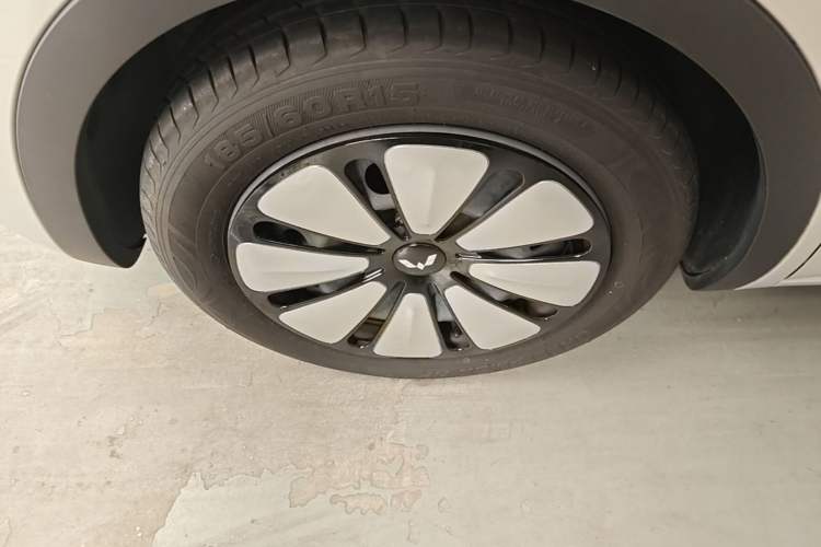 Used Wuling Bingo 2023 203km Comfort Edition Left Front Wheel Hub
