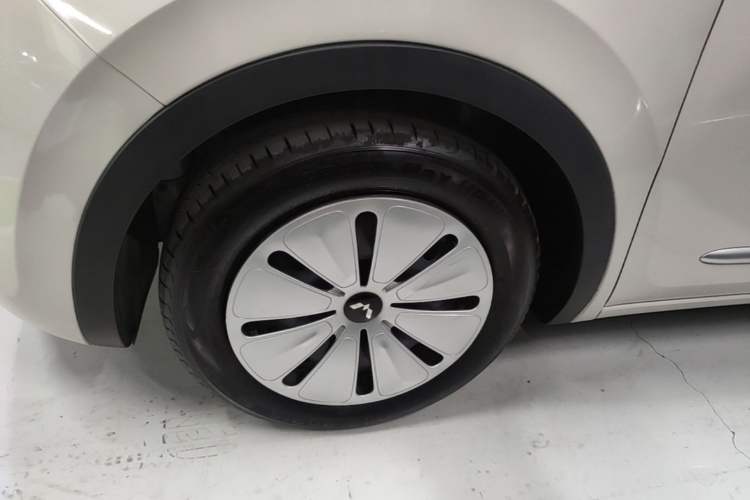 Used Wuling Bingo 2023 203km Light Edition Left Front Wheel Hub