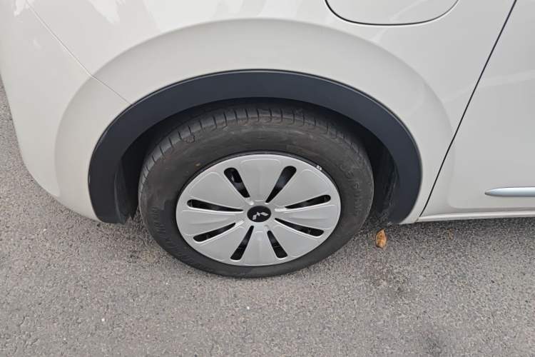 Used Wuling Bingo 2023 333 km Fast-Share Version Left Front Wheel Hub