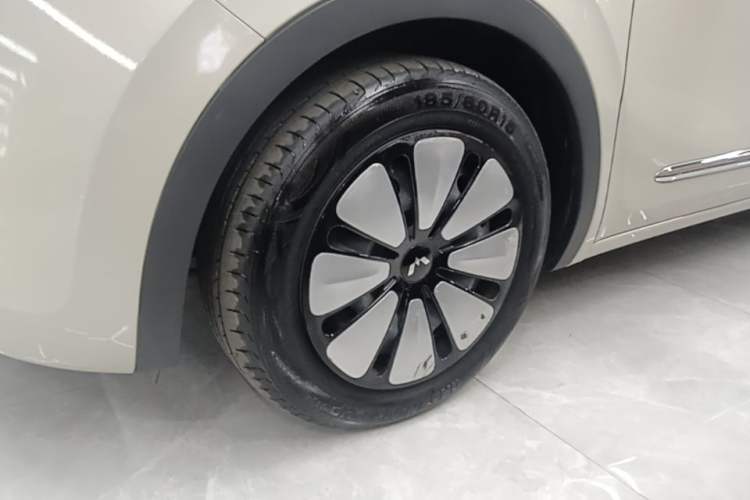 Used Wuling Bingo 2023 333 km Lingxi Connected+ Version Left Front Wheel Hub