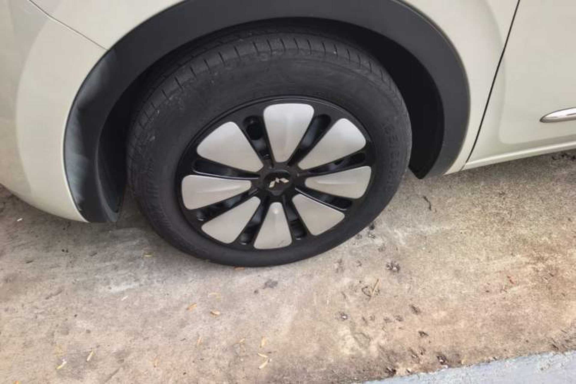 Used Wuling Bingo 2023 410 km Lingxi Deluxe Edition Left Front Wheel Hub