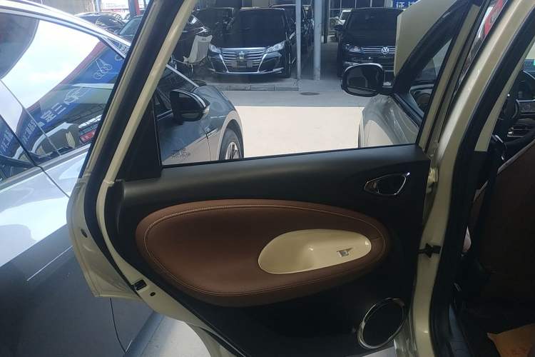 Used Wuling Bingo 2023 333 km Lingxi Connected+ Version Left Rear Door Interior