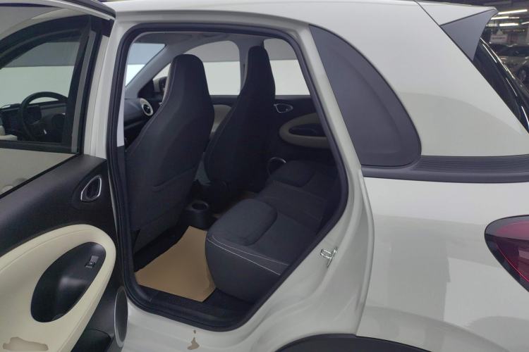 Used Wuling Bingo 2023 203km Light Edition Left Rear Seat