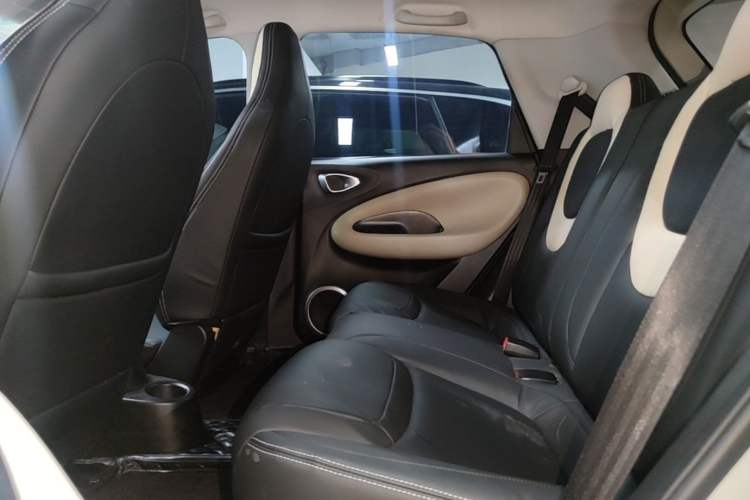 Used Wuling Bingo 2023 203km Light Edition Left Rear Seat
