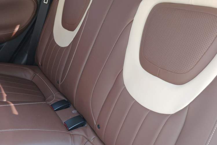 Used Wuling Bingo 2023 333 km Enjoyment Version Left Rear Seat