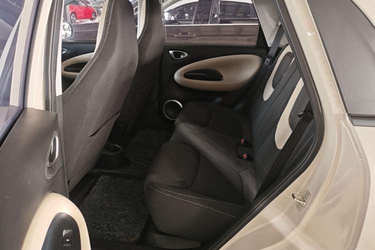 Used Wuling Bingo 2023 333 km Fast-Share Version Left Rear Seat